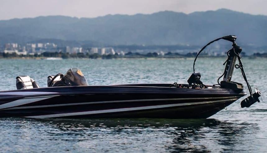trolling-motors-freshwater-fishing-accessories-gear-boattest